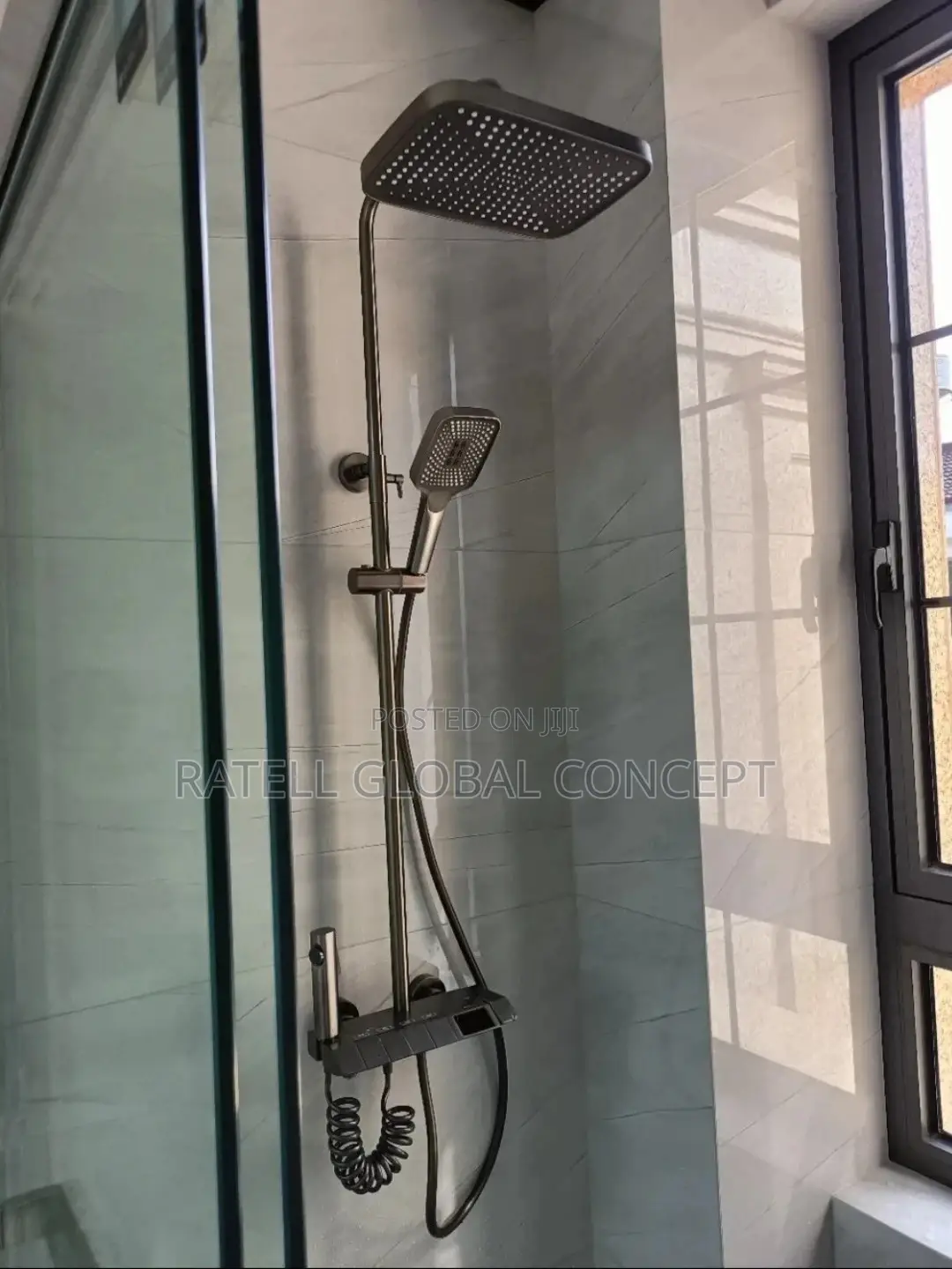 Button Shower With Digital Thermostat