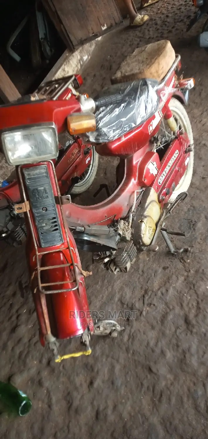 Yamaha 2010 Red