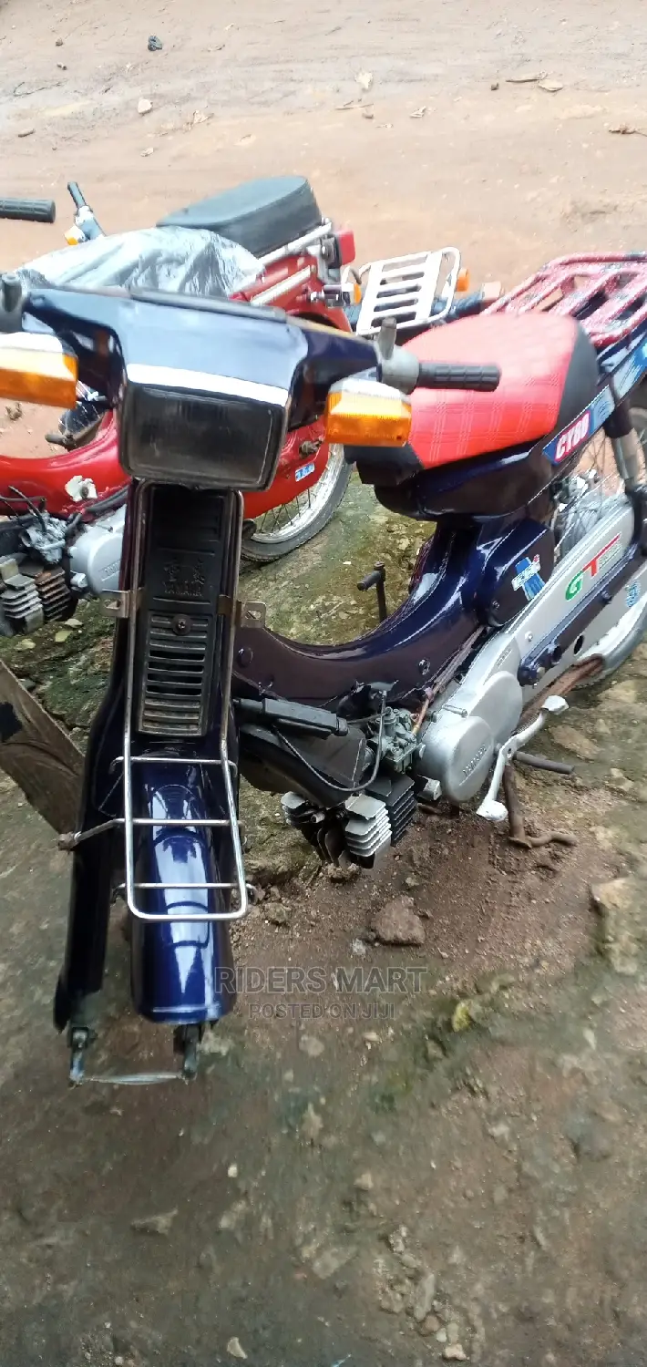 Yamaha 2010 Red