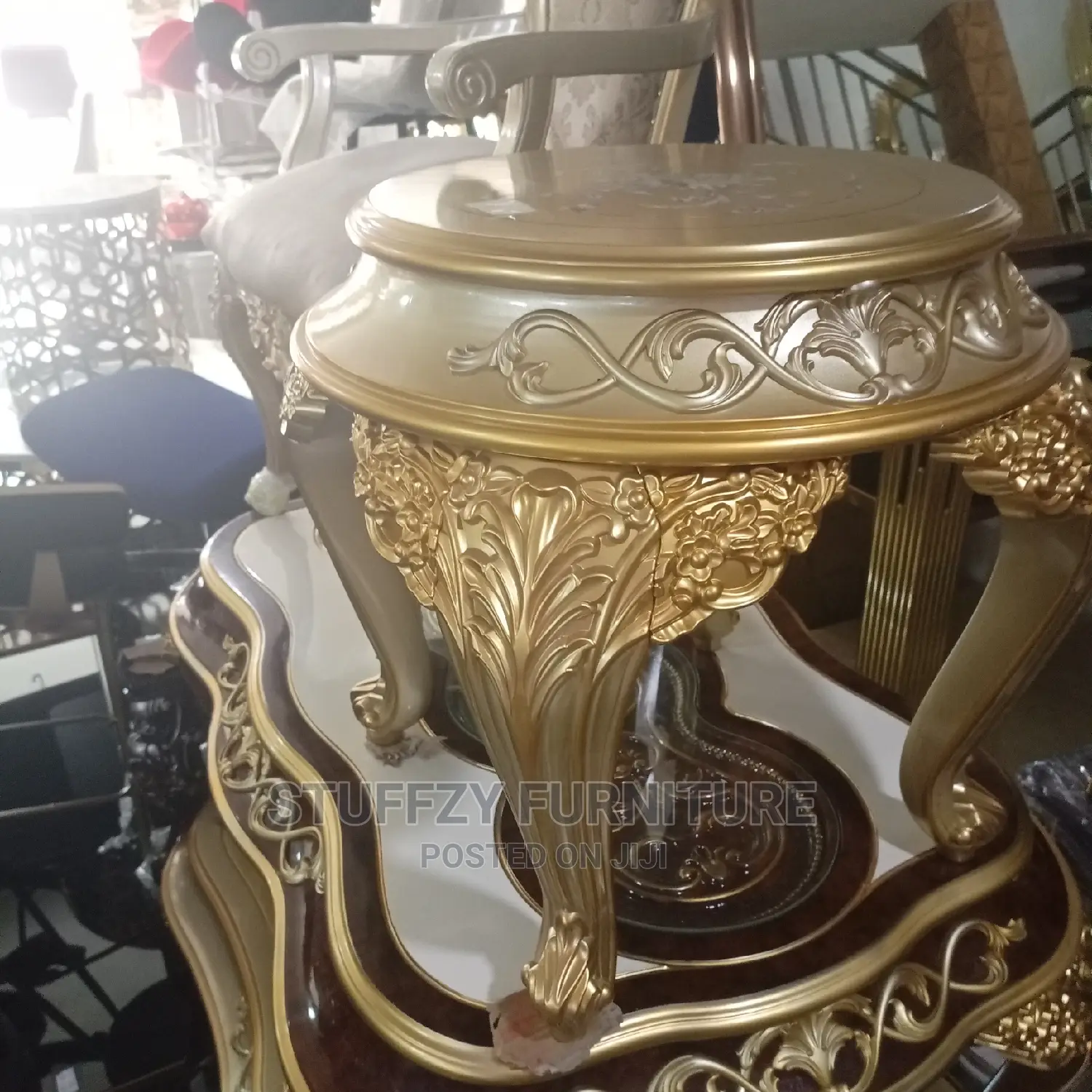 Stuffzy Royal Center Table With 2 Side Stools