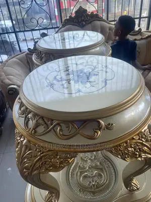 Stuffzy Royal Center Table With 2 Side Stools