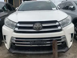 Toyota Highlander 2018 Silver