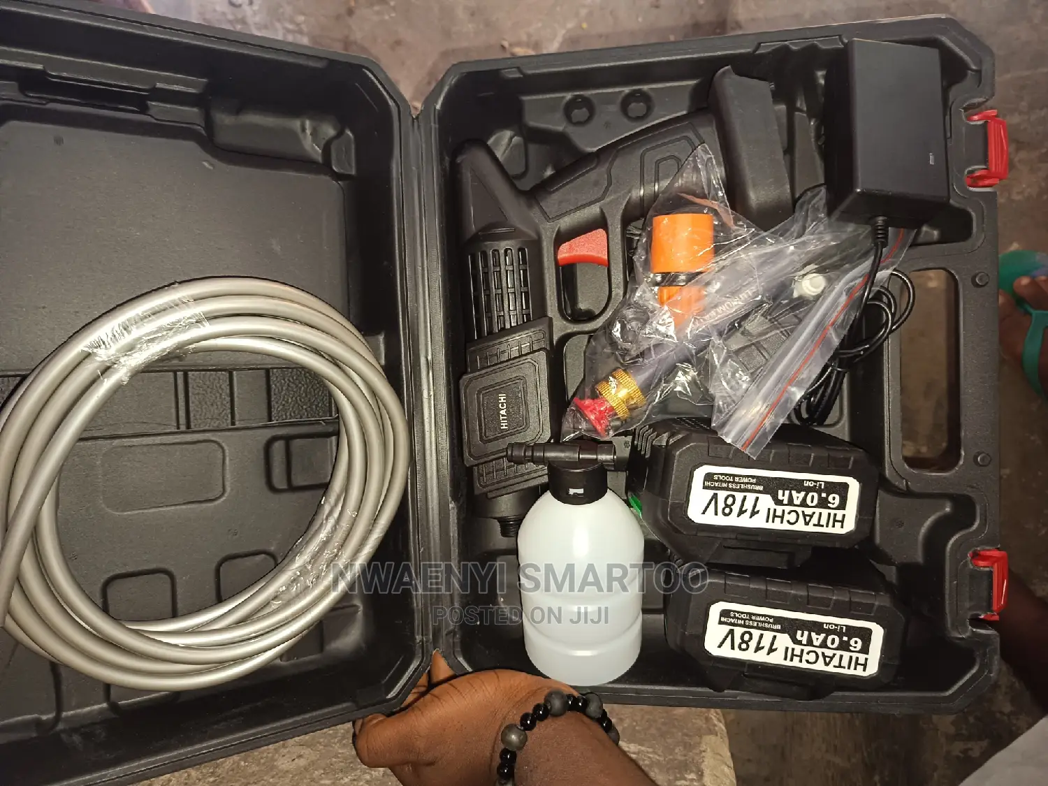 Hitachi Battery Pressure Washer