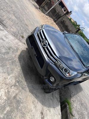 Toyota Hilux 2017 Gray