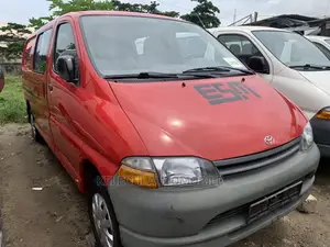 Toyota HiAce 2001 Red