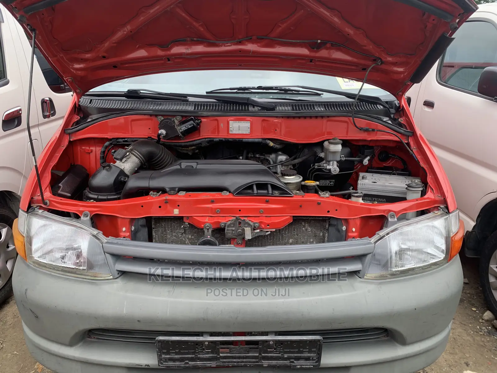 Toyota HiAce 2001 Red