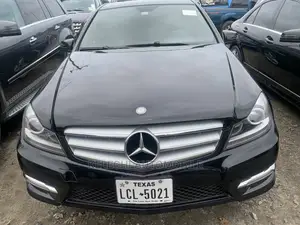 Mercedes-Benz C300 2011 Black