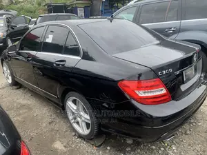 Mercedes-Benz C300 2011 Black