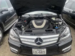 Mercedes-Benz C300 2011 Black