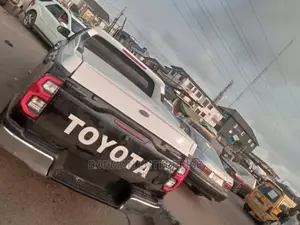 Dubai Boot Cover for Toyota Hilux! =