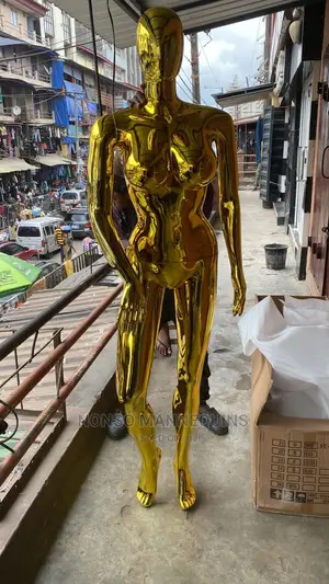 Size 12 Female Gold Chrome Dummy