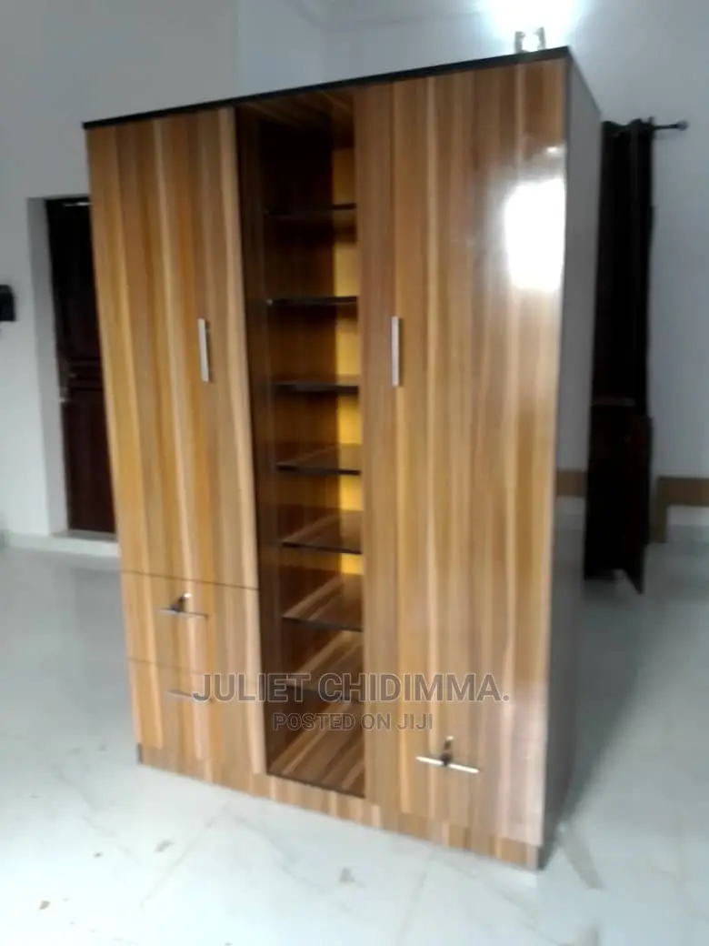 A Standard Durable 4*6ft Wardrobe