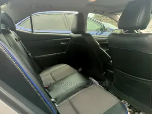 Toyota Corolla SE (1.8L 4cyl 6M) 2018 Silver