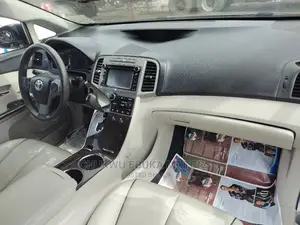 Toyota Venza Limited AWD V6 2013 Gray