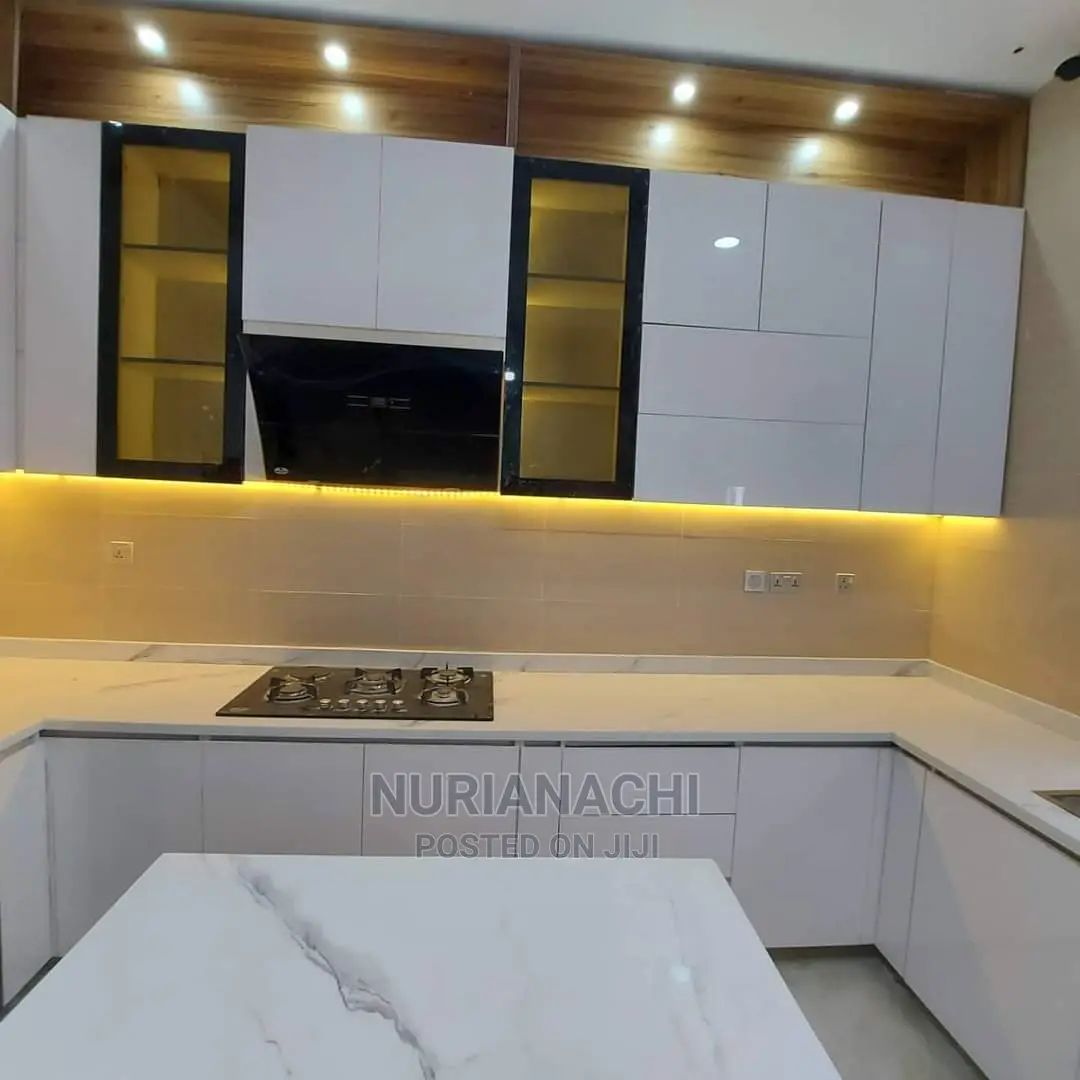 High Gloss Fitted Kitchen, Cost in Linear Meter