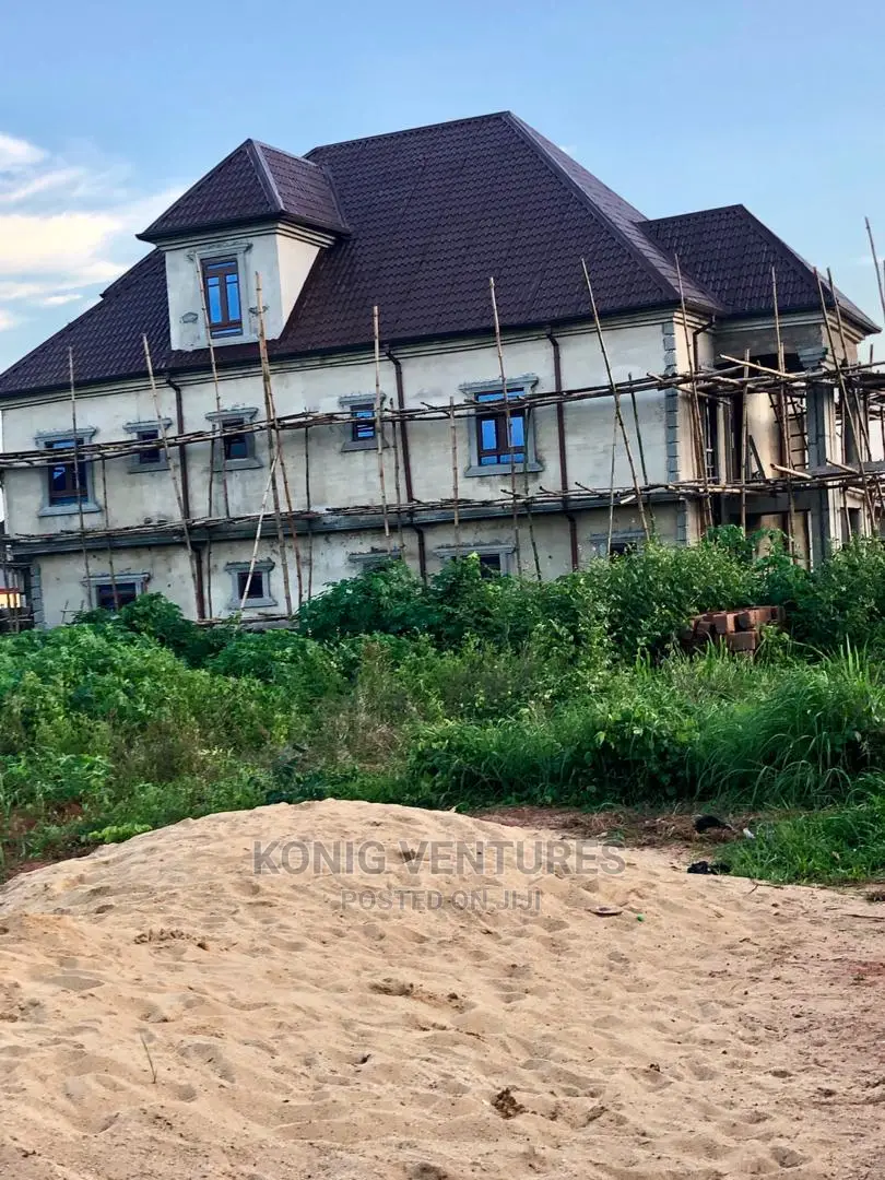 Builder: Design and Building Construction
