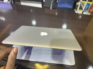 Laptop Apple MacBook Pro 2015 16GB Intel Core I5 SSD 512GB