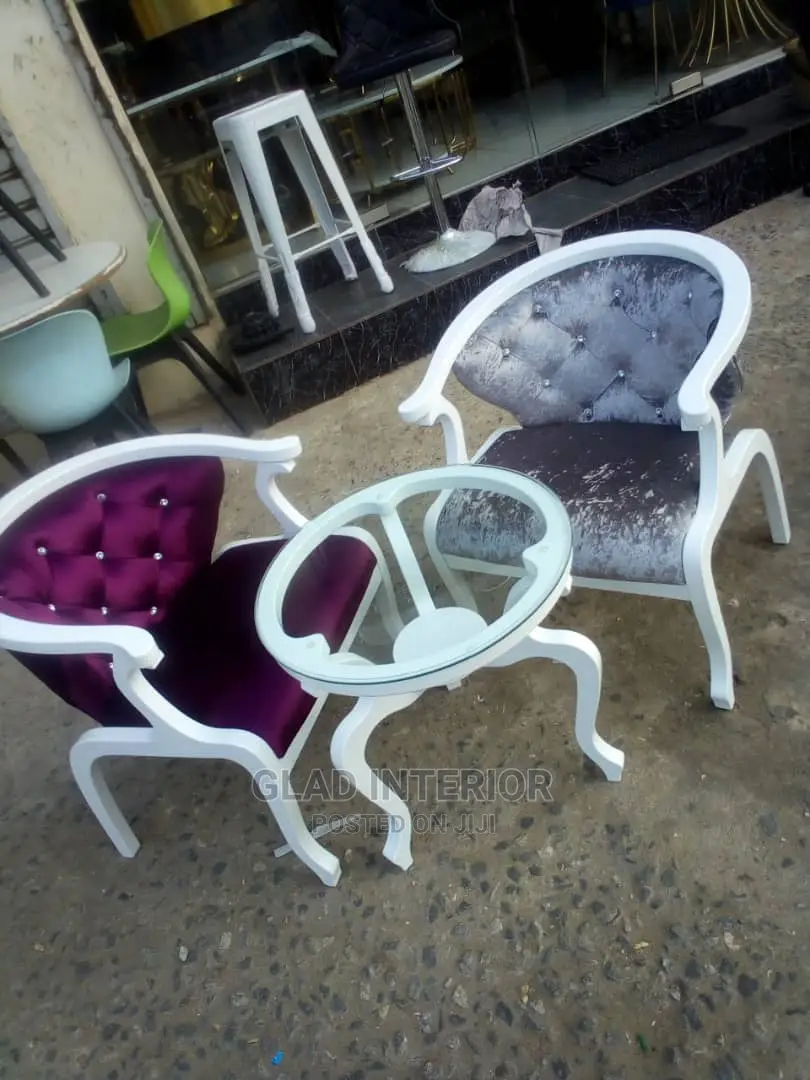 Simple Conversation Chair and Table