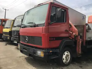 Mecedeces 814 HIAB Truck 2000