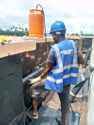 Record-Breaking Felt Installer