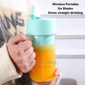Rechargeable Smoothie Blender With Straw