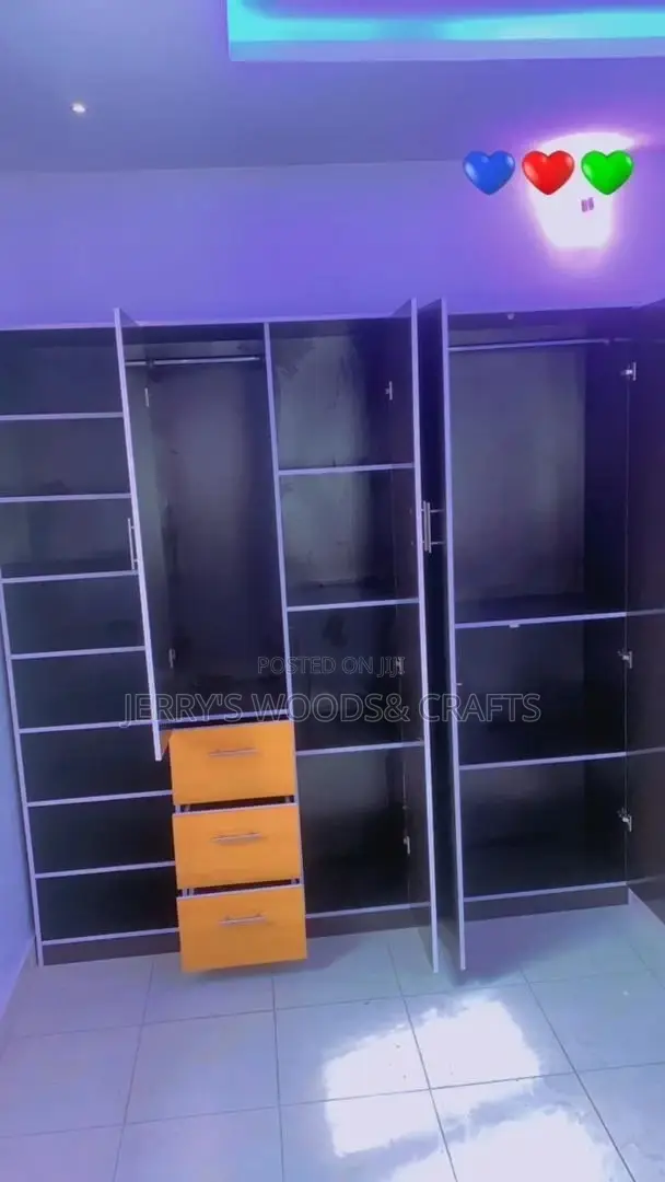 Wardrobe 6by6 Ft