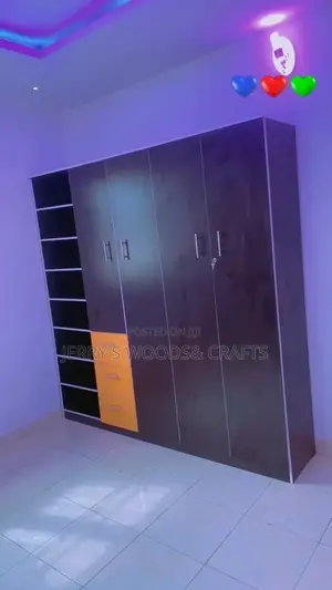 Wardrobe 6by6 Ft