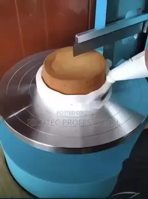Cake Plastering Machine