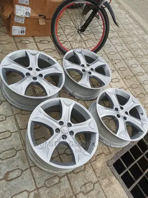 Alloyed Rim for Toyota Venza!