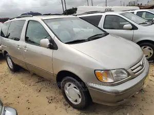 Toyota Sienna XLE 2002 Silver