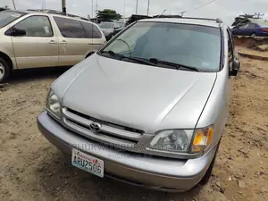 Toyota Sienna CE 2002 Silver