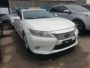 Lexus ES 2013 White