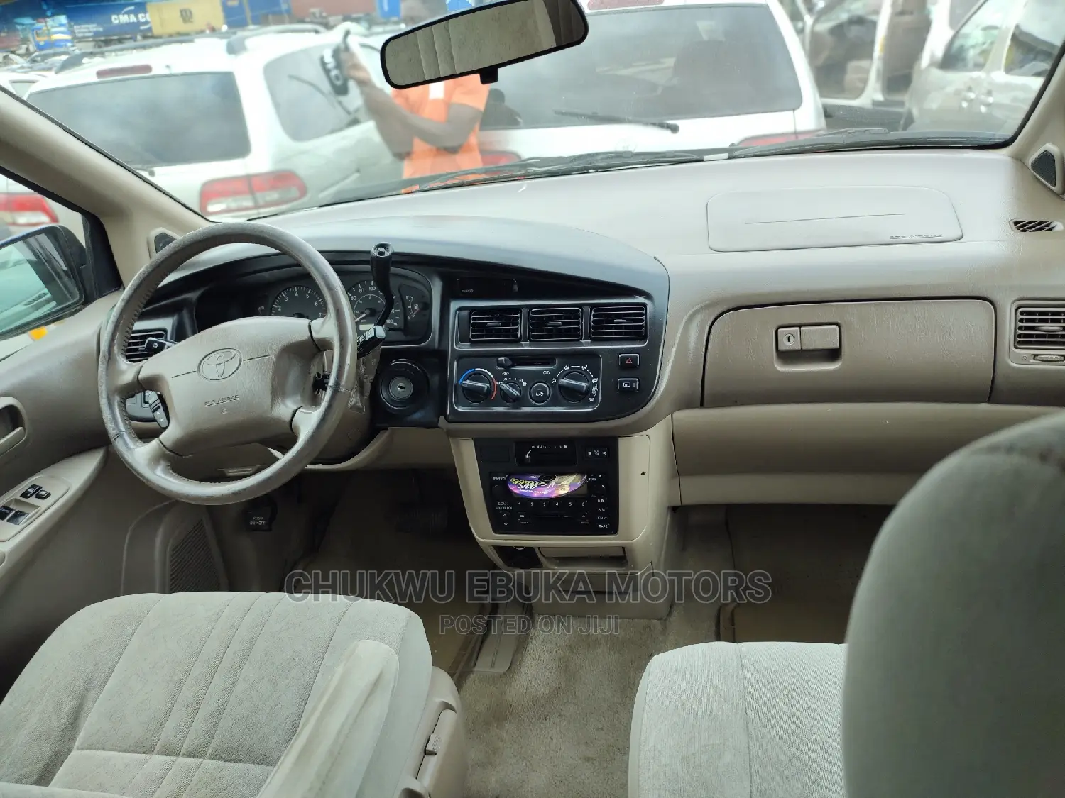 Toyota Sienna LE & 1 hatch 2000 White