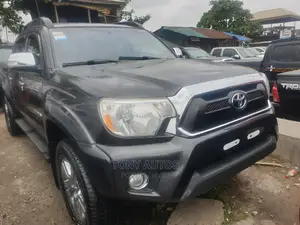 Toyota Tacoma 2015 Gray