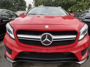 Mercedes-Benz GLA 250 2017 Red