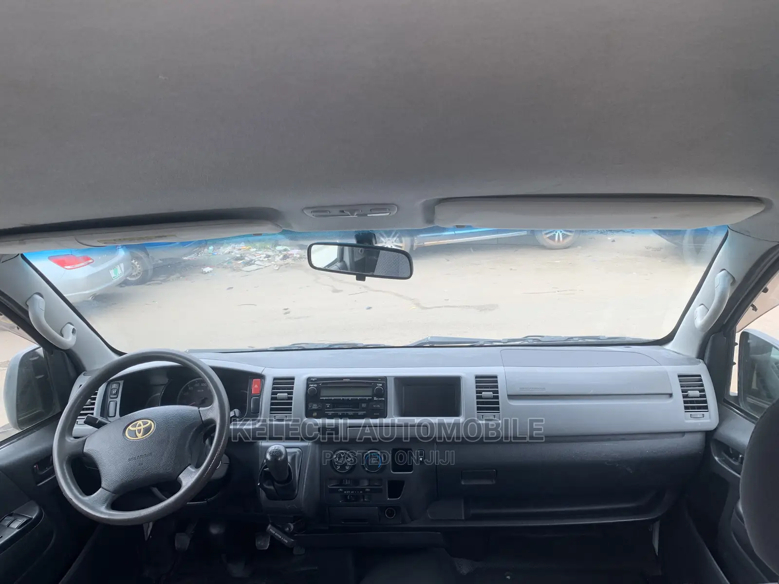 Toyota HiAce 2013 White