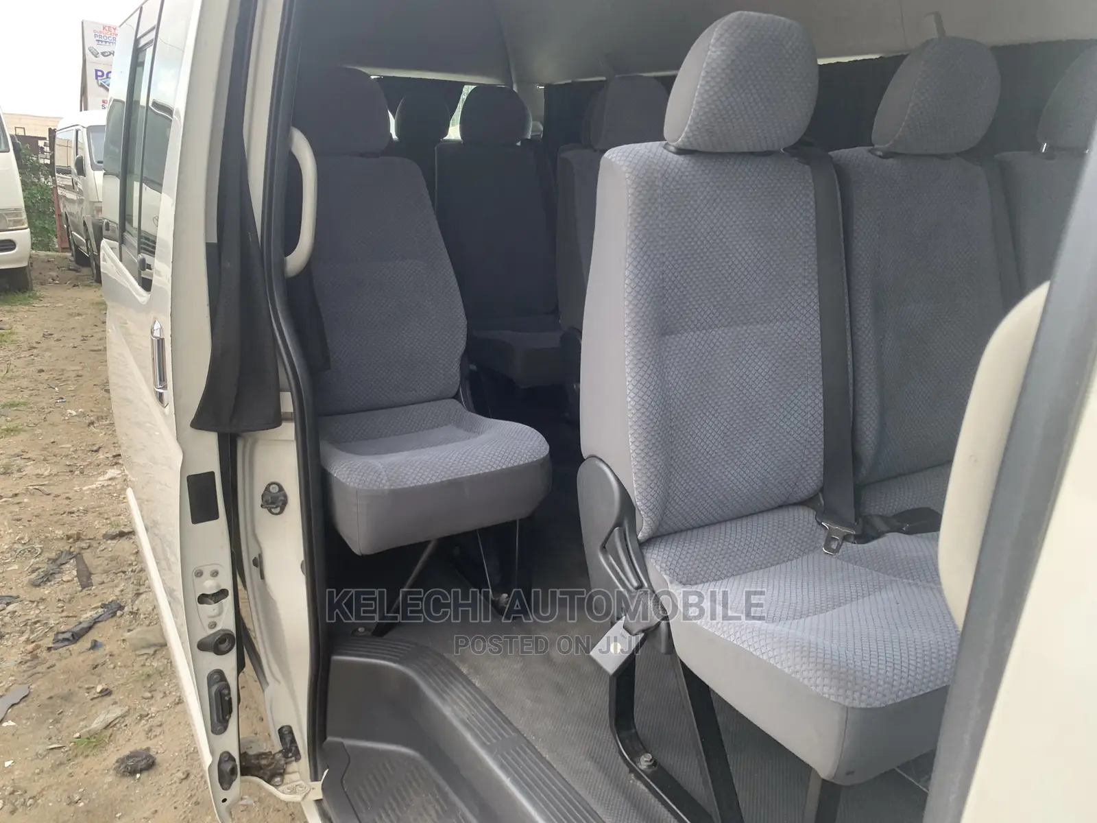 Toyota HiAce 2013 White