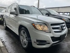 Mercedes-Benz GLK-Class Base GLK 350 4dr AWD 4MATIC (3.5L 6cyl 7A) 2015