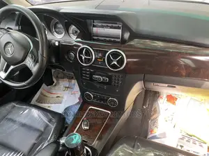 Mercedes-Benz GLK-Class Base GLK 350 4dr AWD 4MATIC (3.5L 6cyl 7A) 2015
