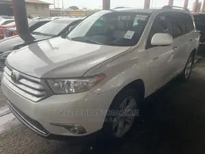 Toyota Highlander Limited 2012 White
