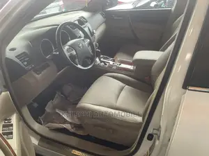 Toyota Highlander Limited 2012 White