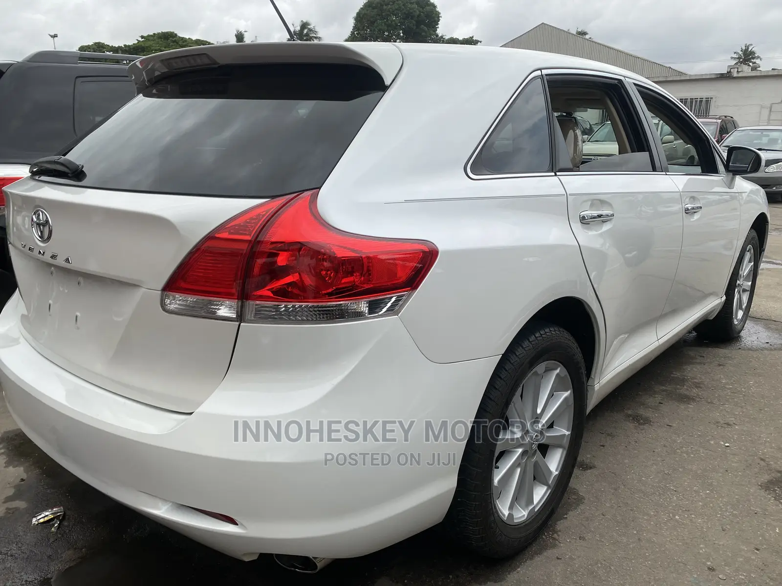 Toyota Venza AWD 2011 White