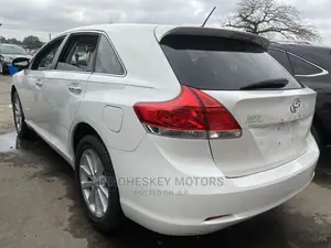 Toyota Venza AWD 2011 White