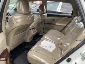 Toyota Venza AWD 2011 White