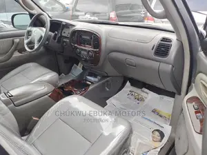 Toyota Sequoia 2004 Silver