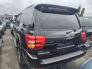 Toyota Sequoia 2004 Black