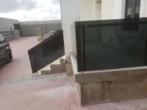 Bblack Balcony Rails