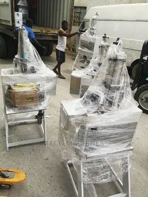 Blade Plate Nylon Punching Machine With Air Compressor