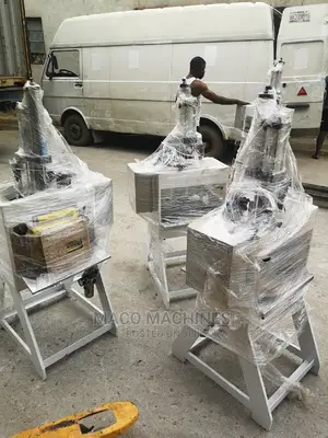Blade Plate Nylon Punching Machine With Air Compressor