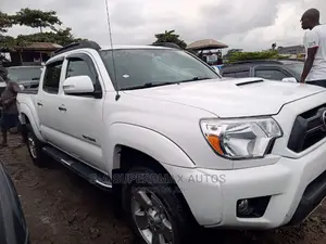 Toyota Tacoma 2015 White